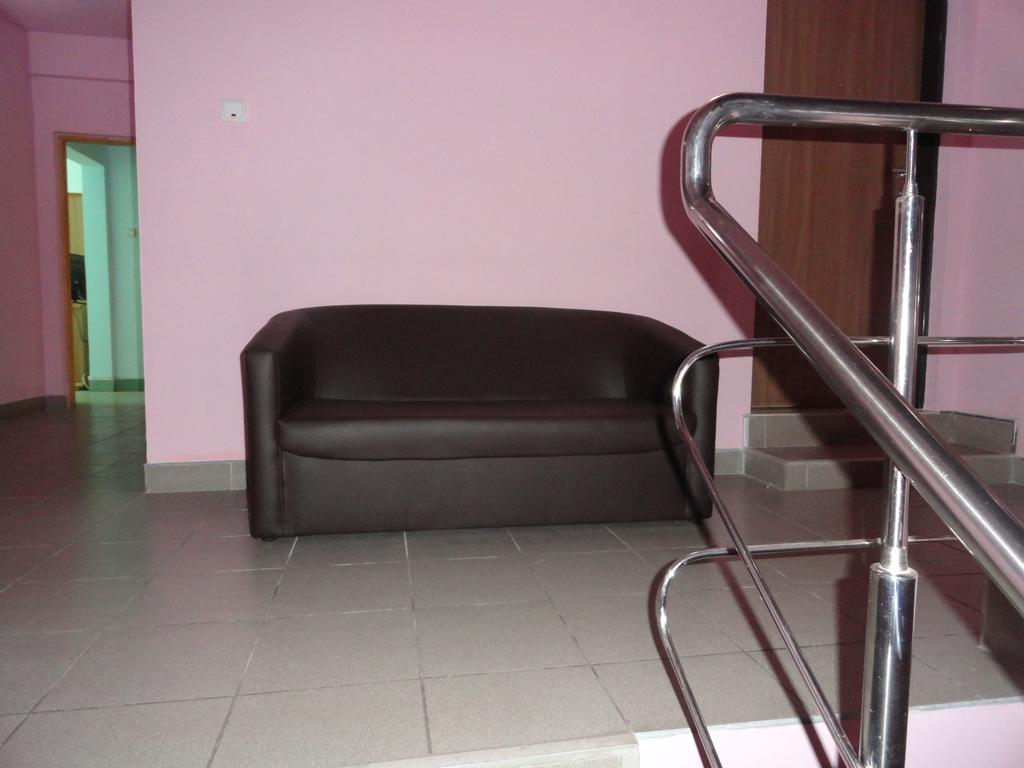 Pensiunea Mikelis International Hotel Curtea De Arges Bagian luar foto