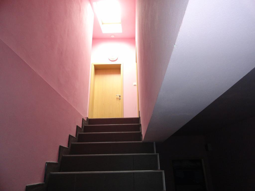Pensiunea Mikelis International Hotel Curtea De Arges Bagian luar foto
