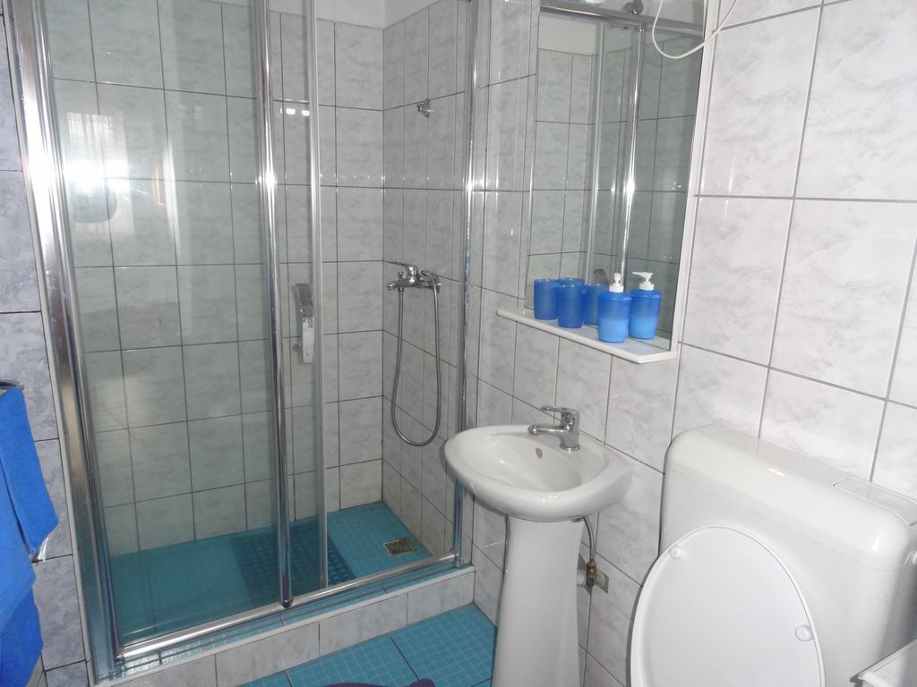 Pensiunea Mikelis International Hotel Curtea De Arges Bagian luar foto